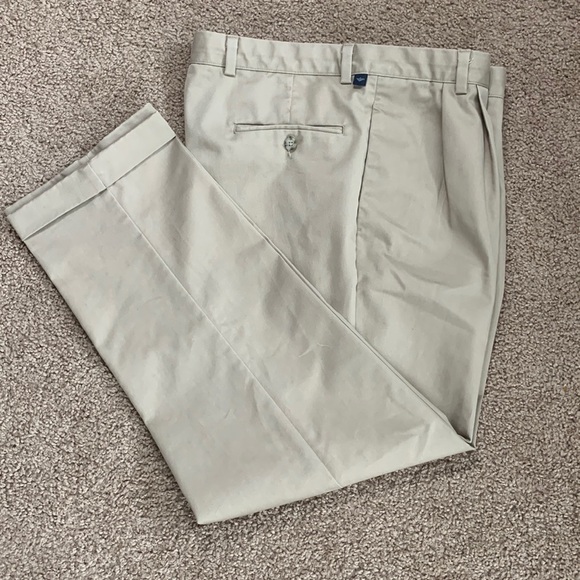 Dockers Men’s pleated khaki Classic Fit  W36 L30, very good condition - Picture 1 of 7